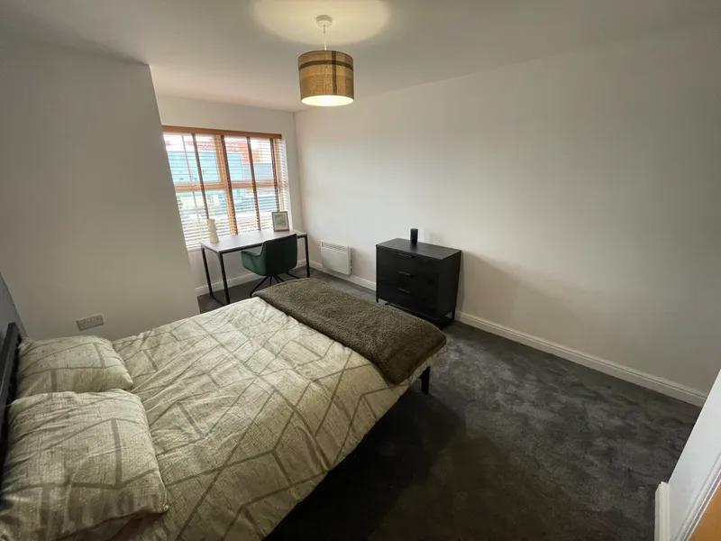 2 Bed Ensuite Student Flat // Jul 2026 - Image 9
